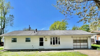 Building Photo - 809 Reinthaler Rd