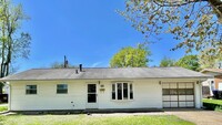 Building Photo - 809 Reinthaler Rd