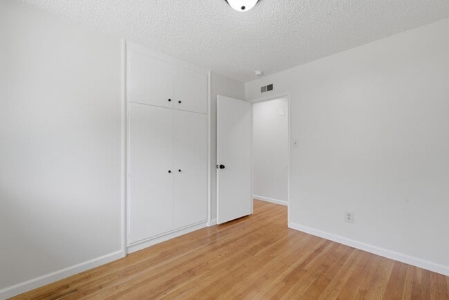 Building Photo - Spacious South San Francisco Home with Large Backyard, Garage & In-Unit Laundry