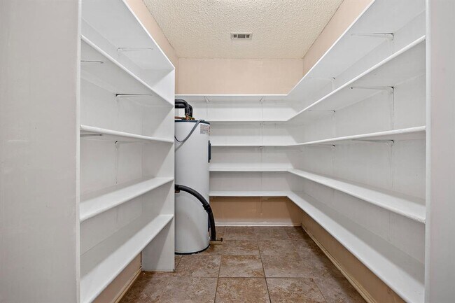 Building Photo - 12943 Dionysus Dr