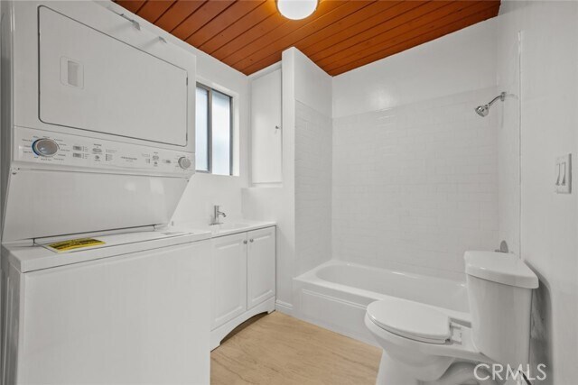 Building Photo - 2159 La Canada Crest Dr