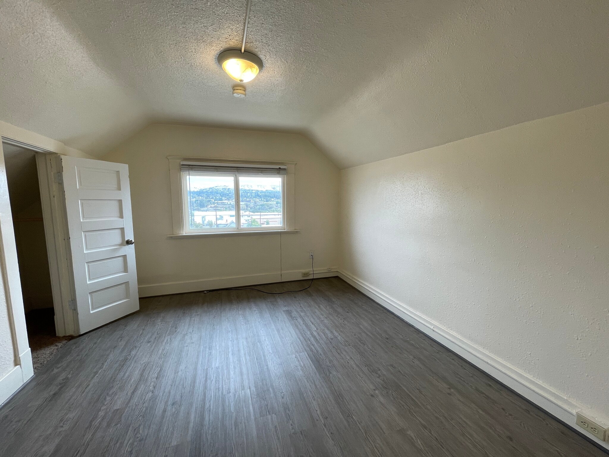 Building Photo - 412 S Mission St