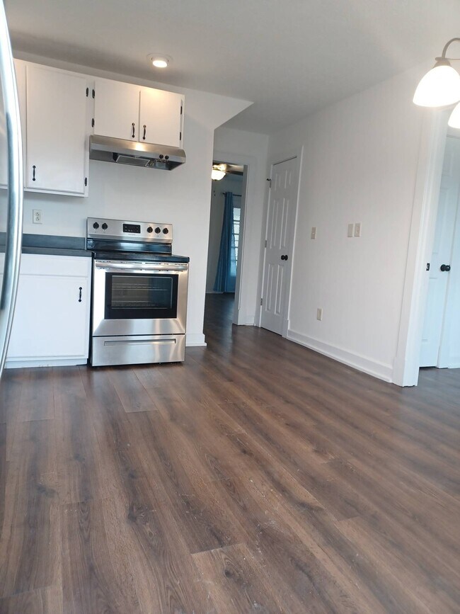 Building Photo - 3128 N Keystone Ave