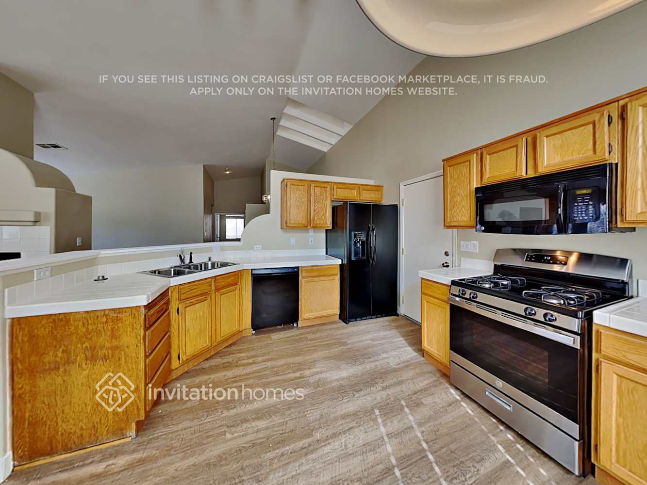 Building Photo - 1897 Longmeadow St