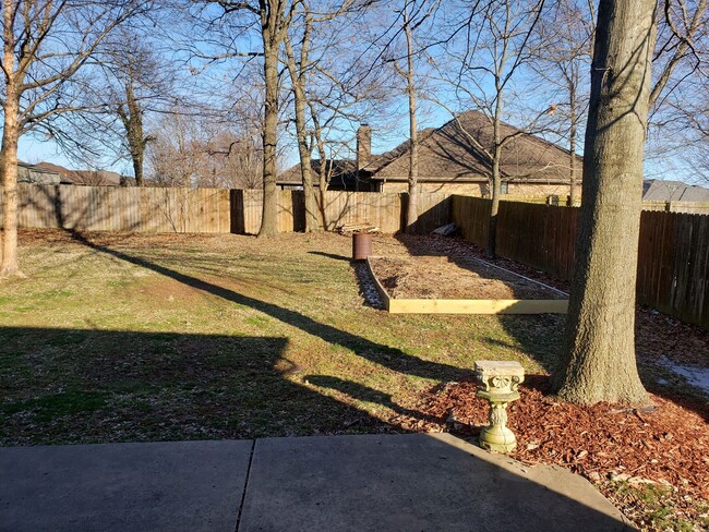 Building Photo - Southwest Springfield - Battlefield Area, ...