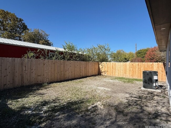 Building Photo - 411 Moselle Ave