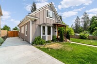 Building Photo - Single Family Home in Perry District!!