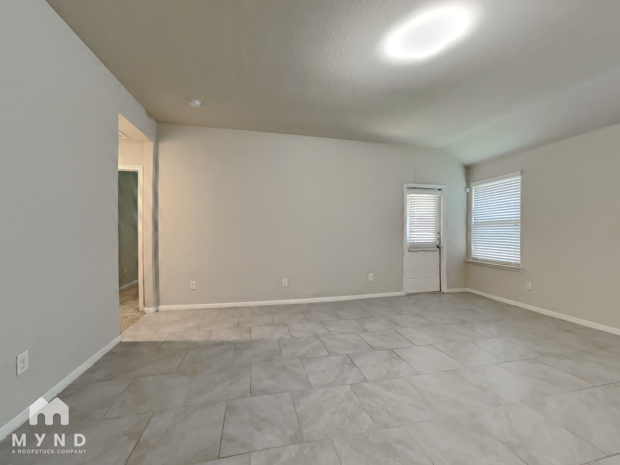 Building Photo - 8111 Carillon Way