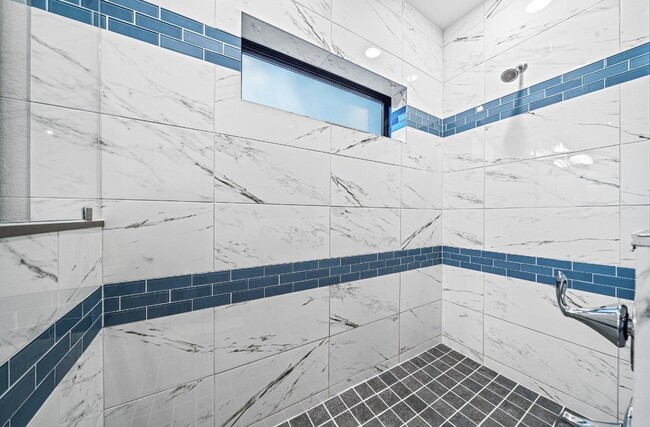 Building Photo - 18619 Admiration Dr