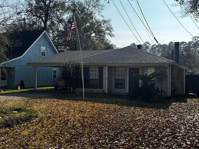 Building Photo - Ozone Woods Ranch