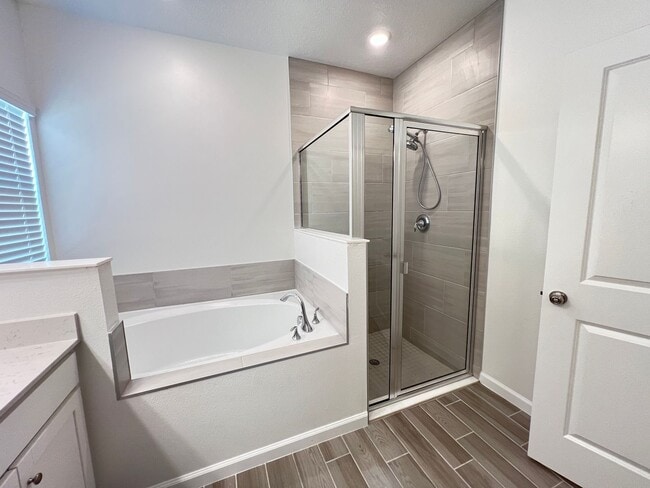 Building Photo - AWESOME 4BD/3BA Home in Ocala!!! Washer and Dryer INCLUDED!