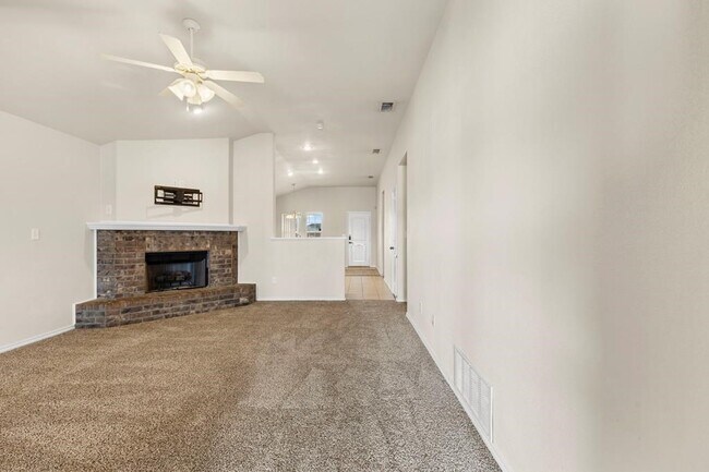 Building Photo - 304 E 94th St