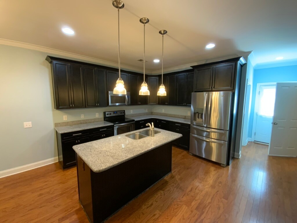 Kitchen - 10220 vanguard pkwy
