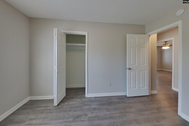 Building Photo - 529 Ferncliffe Rd