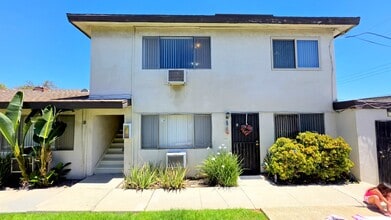 Building Photo - 1086 Springfield St