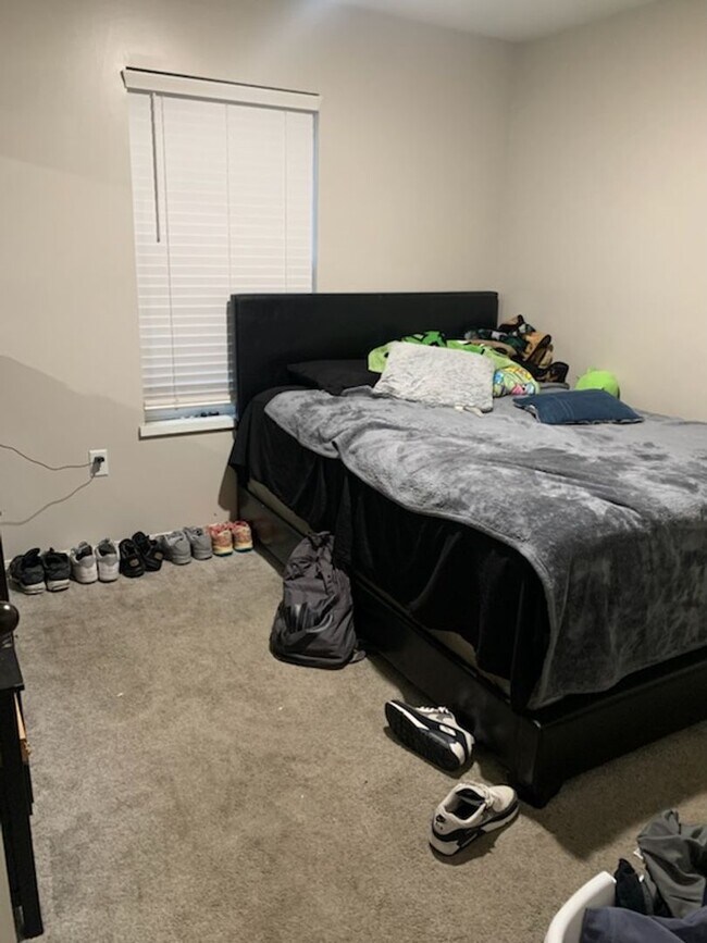 Building Photo - 2816 W 25th St N