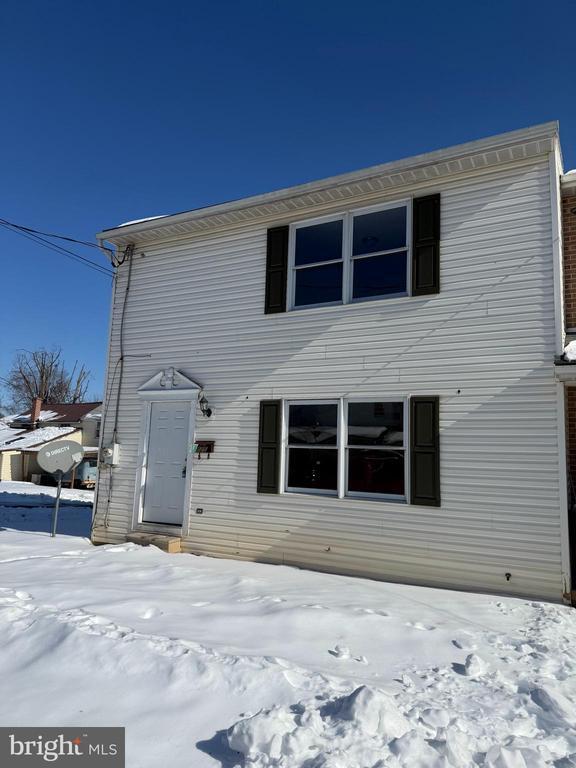 Building Photo - 425 Factory St