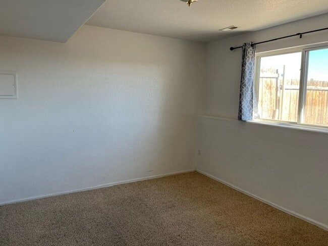 Building Photo - 180 S Eads Dr
