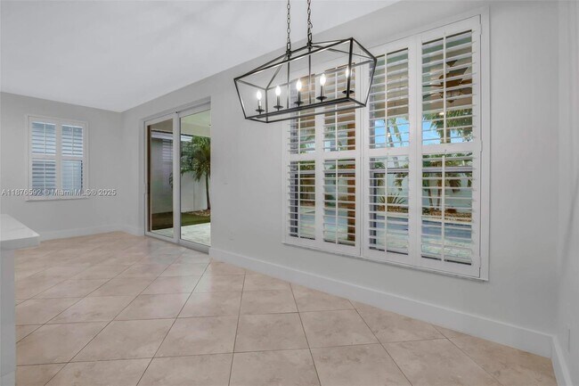 Building Photo - 2716 SW 180th Ave