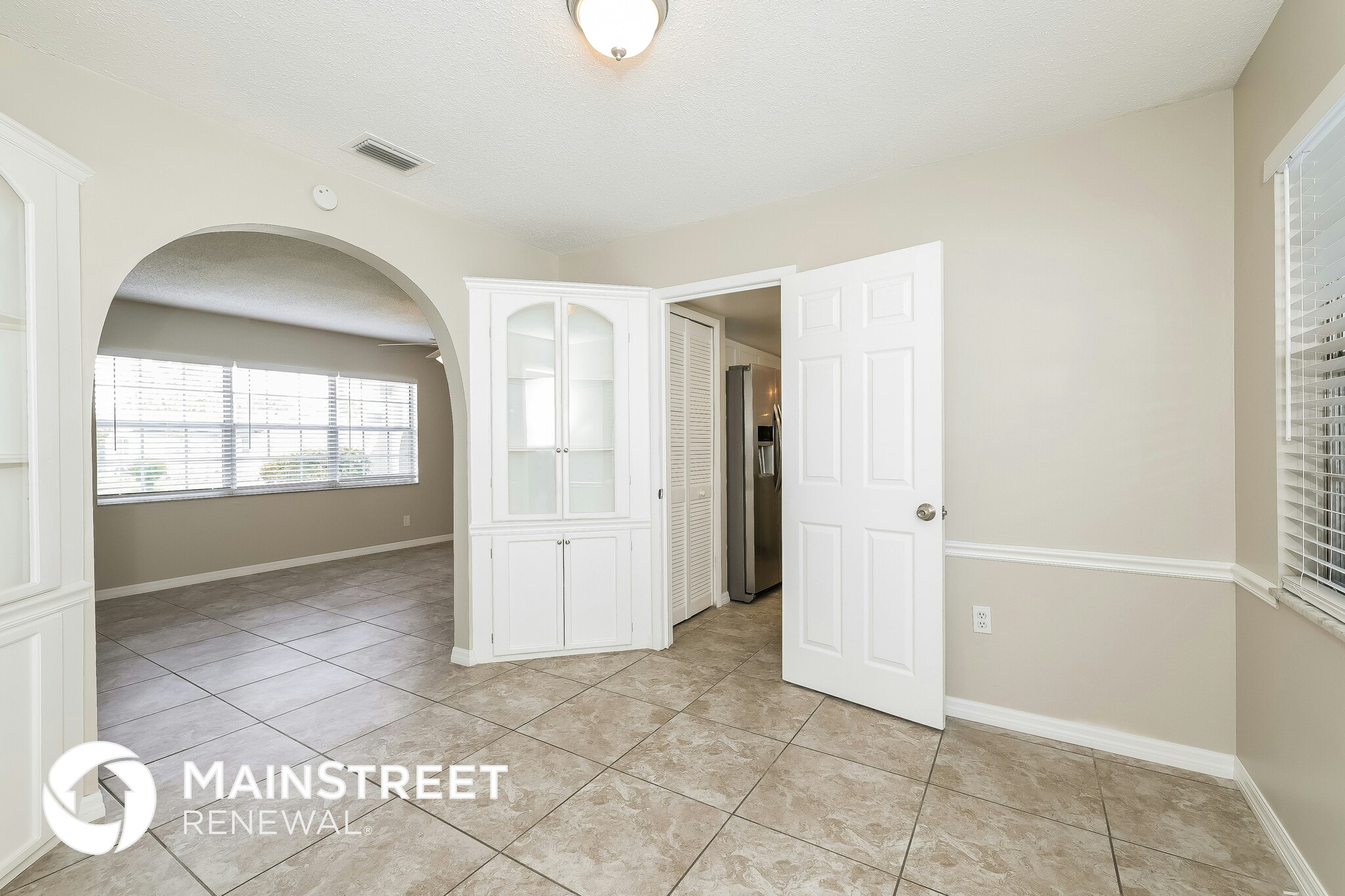 Building Photo - 6745 Paul Revere Ct