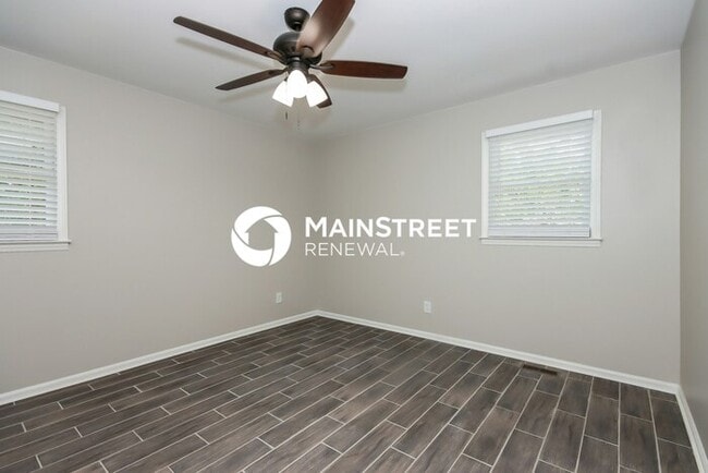 Building Photo - 663 Sunridge Dr