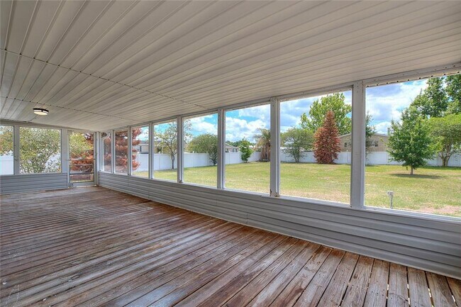 Building Photo - 486 Lindsey Dr