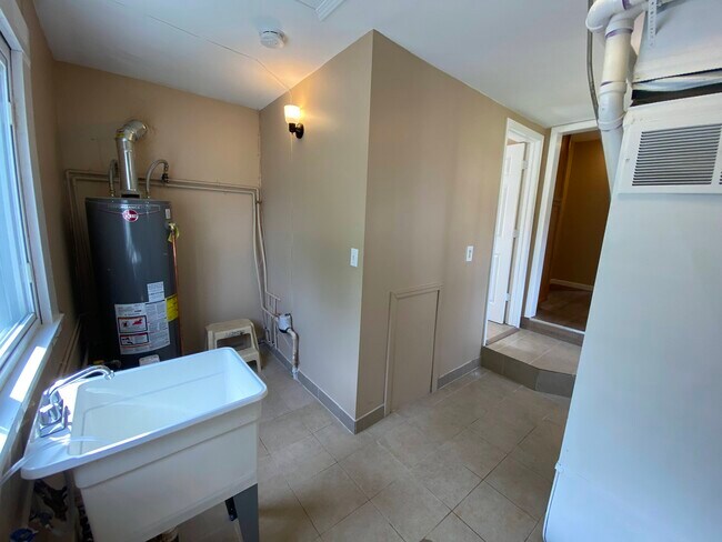 Building Photo - 35807 Schley Ave