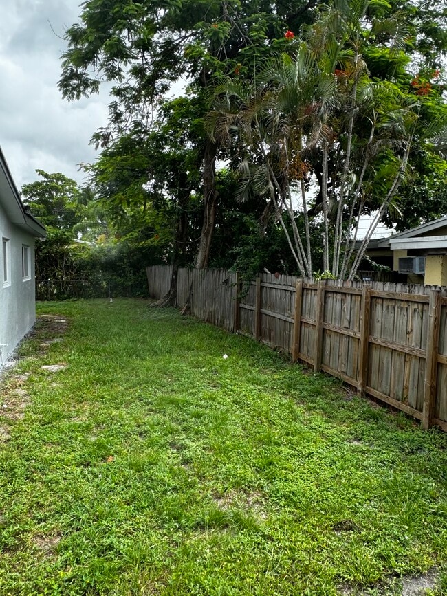 Building Photo - 1041 NE 178th Terrace