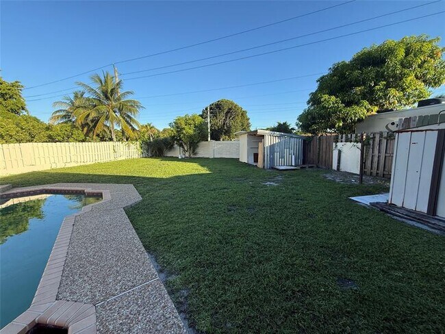 Building Photo - 2451 SW 86th Ave