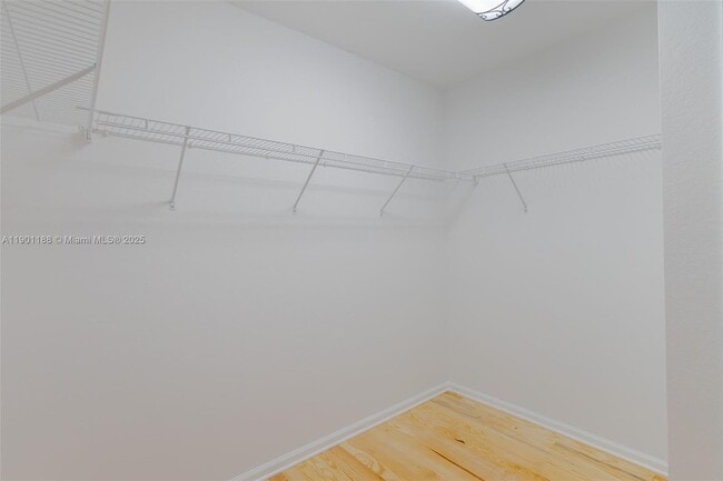 Building Photo - 9065 Silver Glen Way