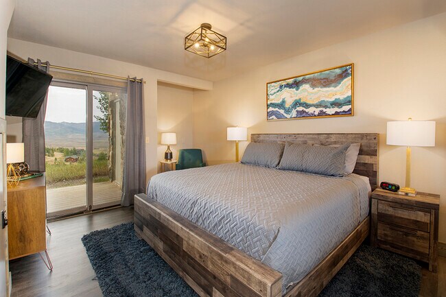 Building Photo - Granby