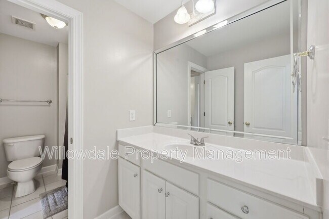 Building Photo - 223 Kinvara Ct