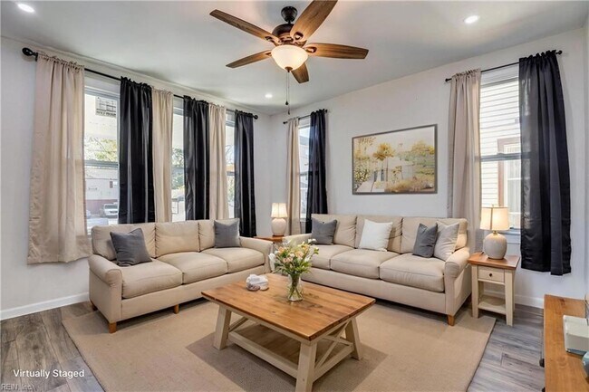 Building Photo - 1914 King St