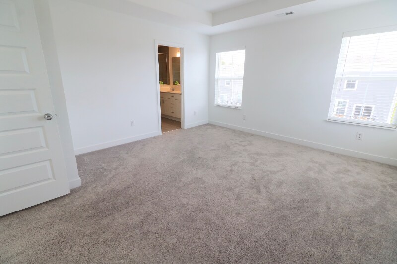 Building Photo - 9316 Benton Dr