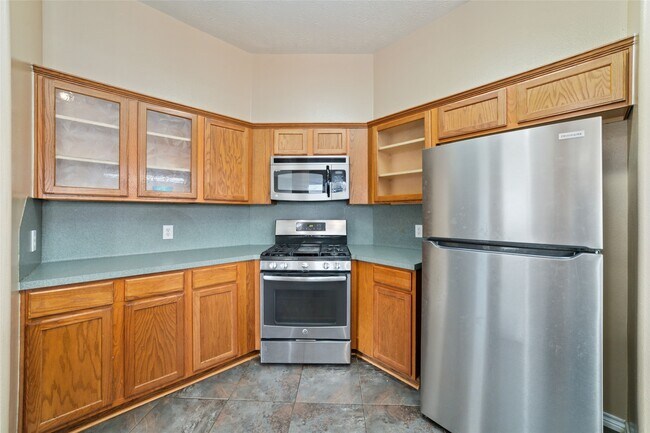 Building Photo - 22911 Sebastian Dr