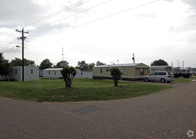 Building Photo - Candlelight Mobile Estates