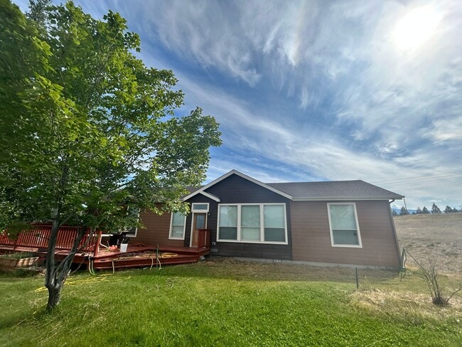 Building Photo - 3 Bed, 2 Bath Home on 5 Acres – Florence, ...