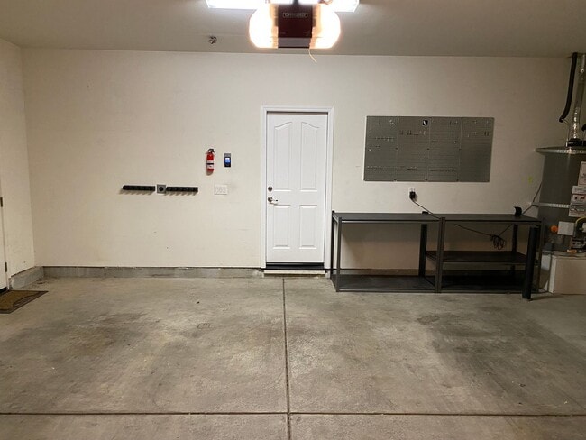 Building Photo - Advent - EV Charging, In Unit W/D, Two Car...