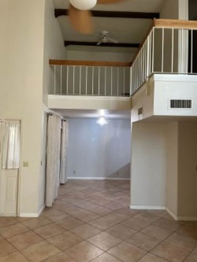 Building Photo - Spacious 3 bedroom, 3 bath, condo with a l...