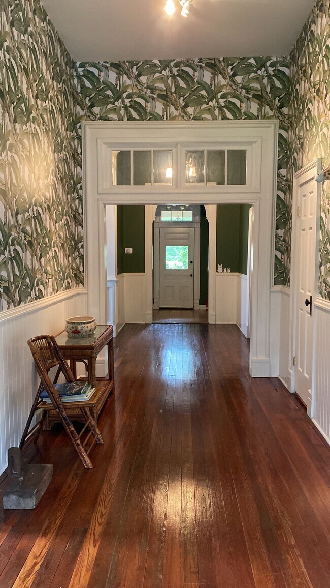 Building Photo - 429 2nd Ave