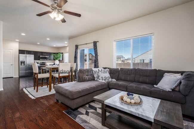 Building Photo - Gorgeous 4 Bedroom House in Lorson Ranch