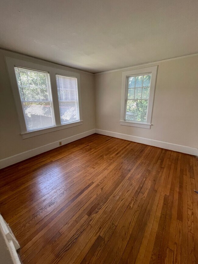 Building Photo - Waccamaw Avenue - Student Rental