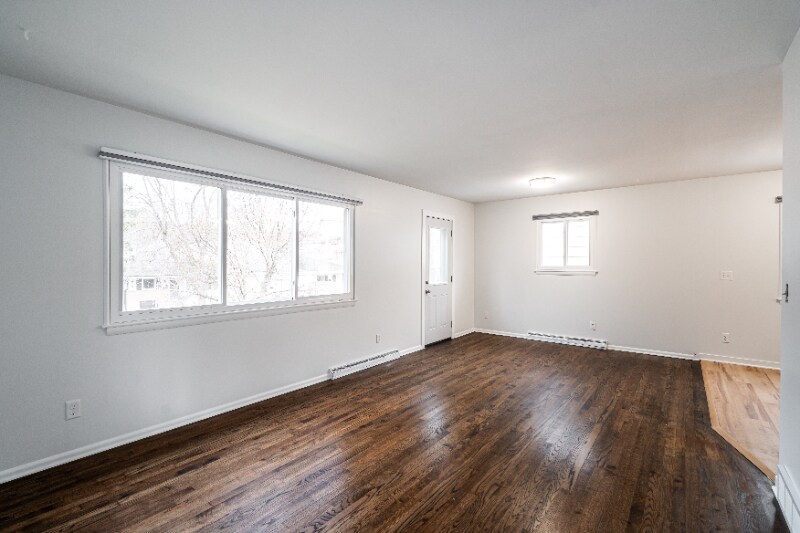 Building Photo - 638 S 66th St