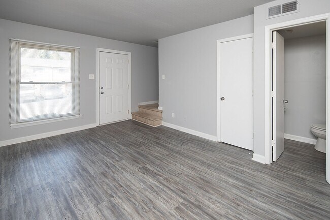 Building Photo - Spacious, affordable two bedroom townhouse in a great location in Charlotte!