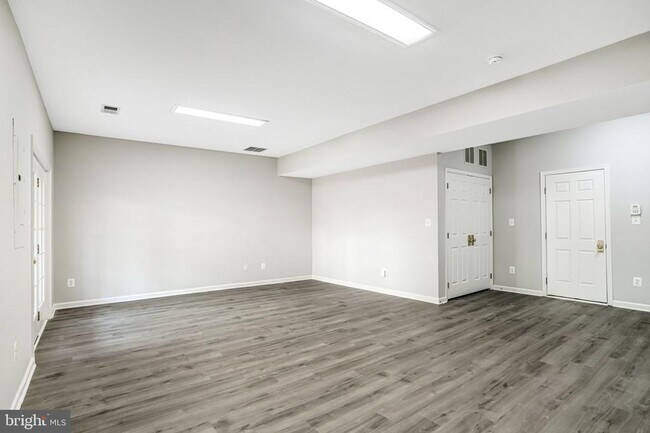 Building Photo - 22616 Welborne Manor Square