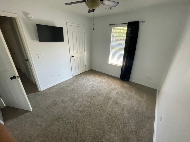 Building Photo - 602 Paradise Way