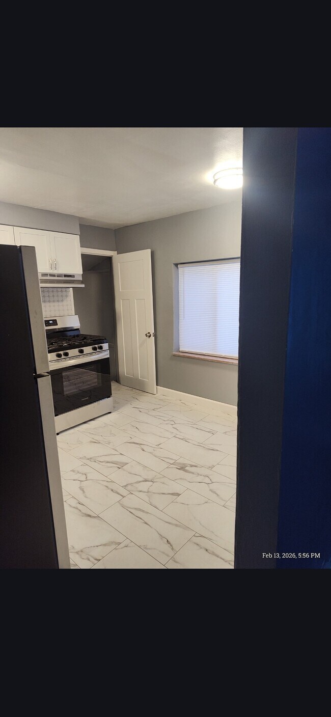 Building Photo - 11052 Chapp Ave