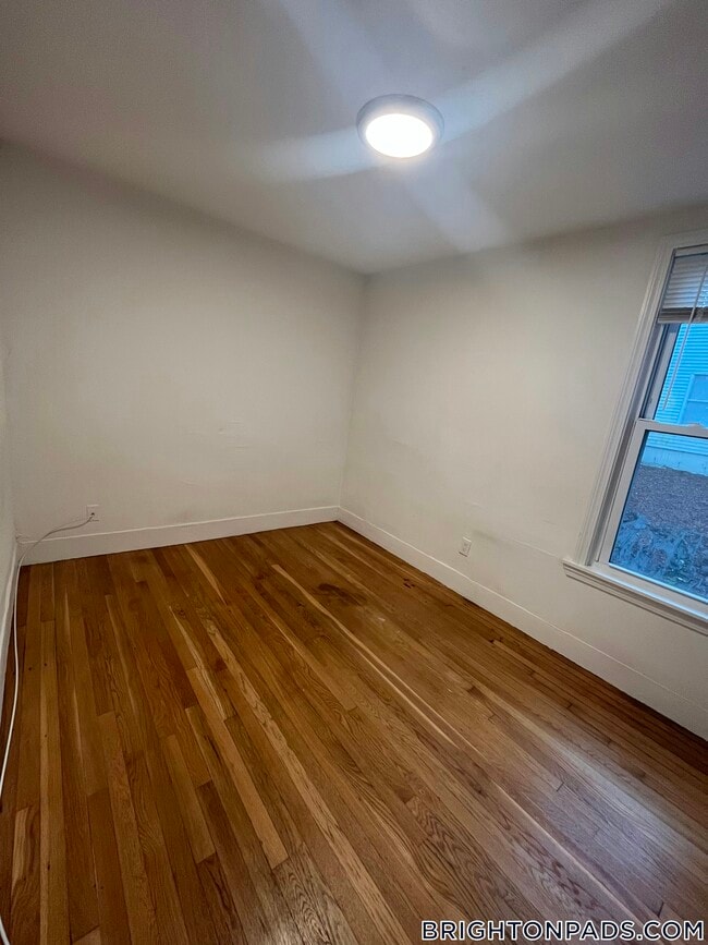 Building Photo - 38 Newton St