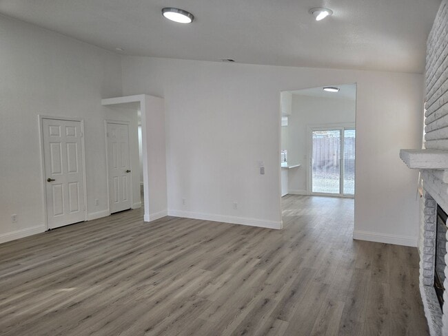 Building Photo - 3884 Paula Ct