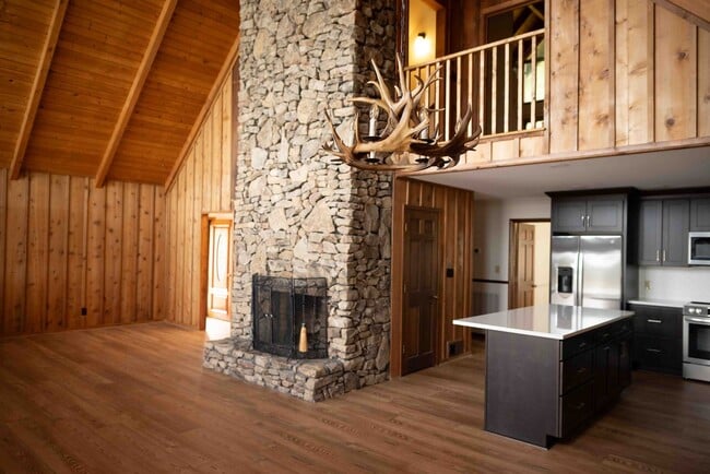 Building Photo - 418 Riverton Dr